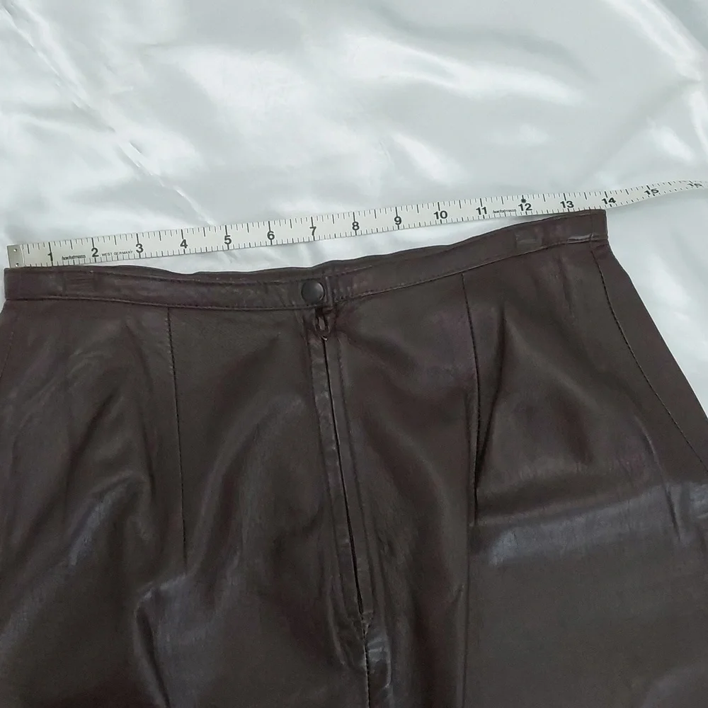 Ann Taylor Leather Mini Skirt Chocolate Brown, Fully Lined, Darted, Size 6 - Picture 7 of 15